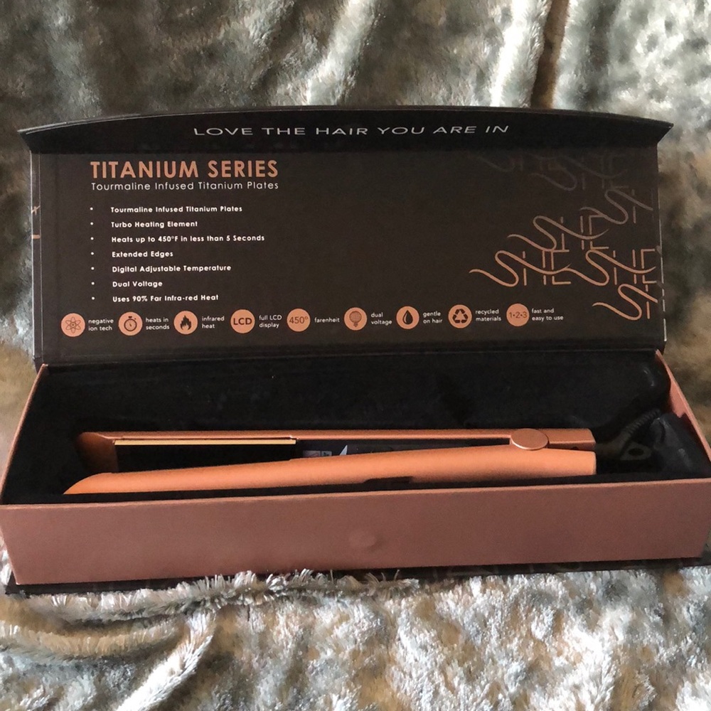 SHE By Beyond the Beauty Flat Iron